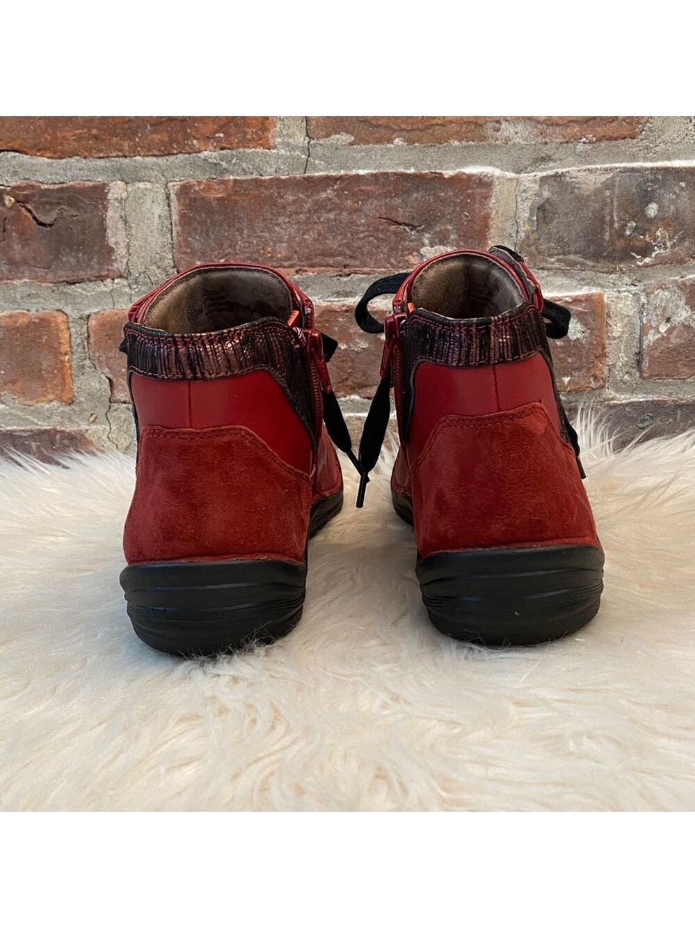 Bionica Red Leather Lace Up Booties, Size 8.5M - Picture 6 of 17